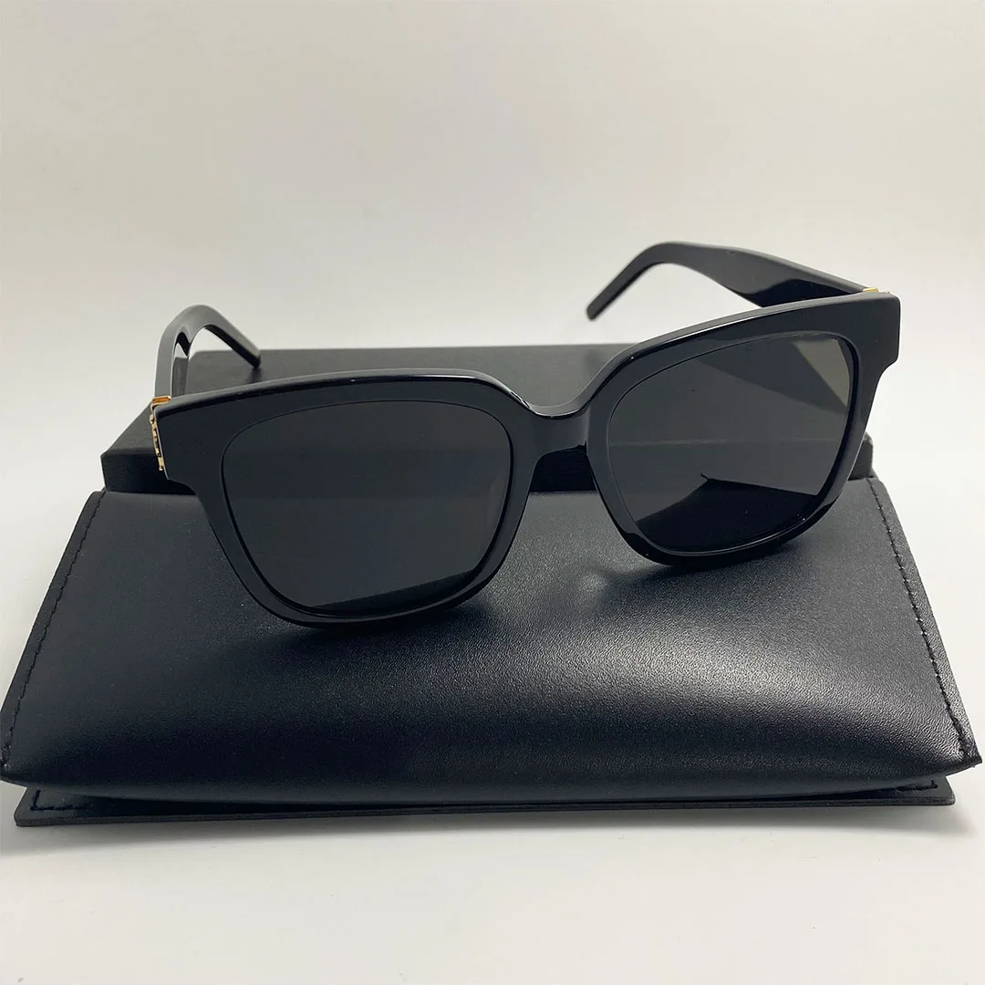 

Женские солнцезащитные очки квадратной формы с поляризованными линзами