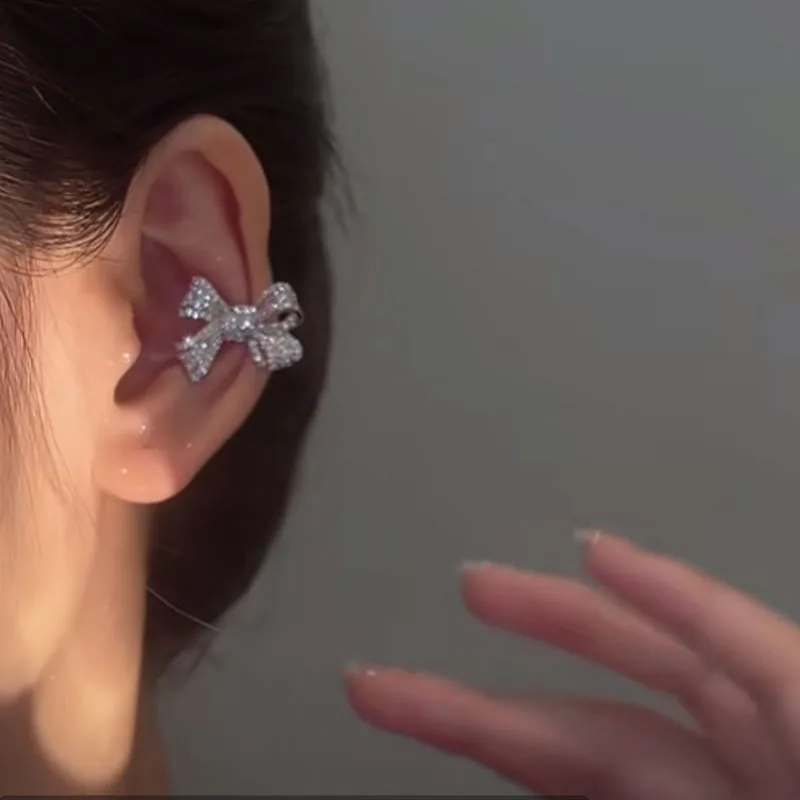 

Flash Diamond Bow Earrings Female Niche Design High-end Simple and Versatile Ear Studs Ear Clips Earrings Without Pierced Ears