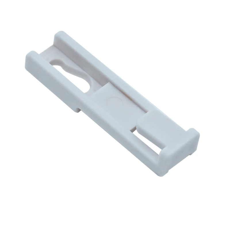 

82 тканевых крючка