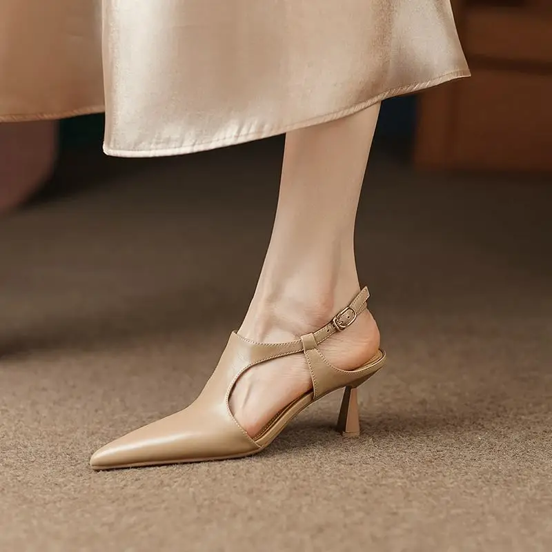 Женские туфли-лодочки из натуральной кожи с острым носком на тонком высоком