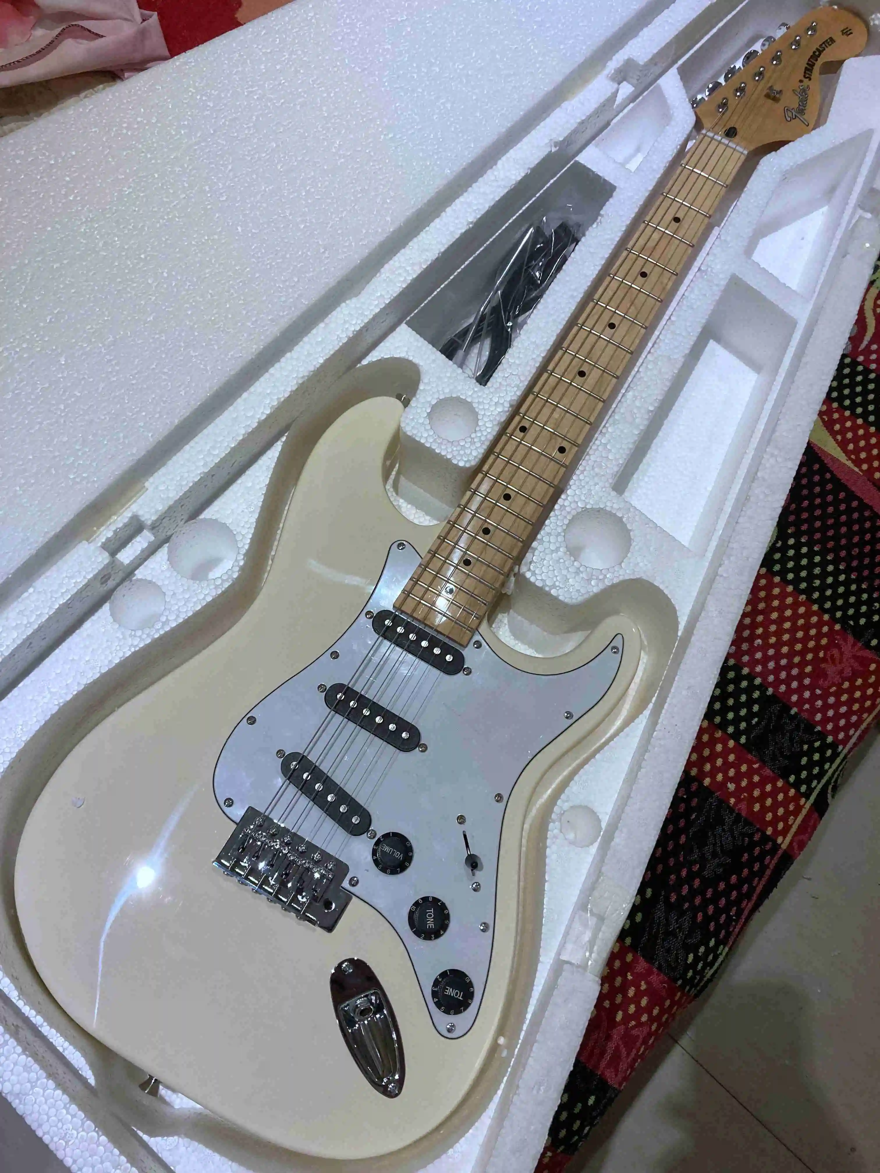 Электрогитара Stratocaste-r ST