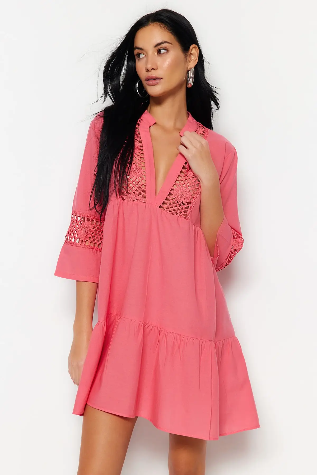 

Pink Lace Detailed V Neck White Beach Dress TBESS20EL0854 Woven Regular Young Standard Sleeve Straight Short Mini Skater