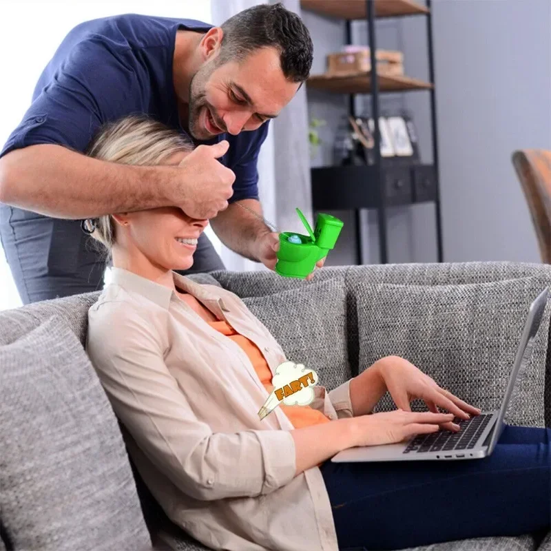 Игрушка на сиденье для унитаза роман интересный спрей какашек розыгрыш шутка