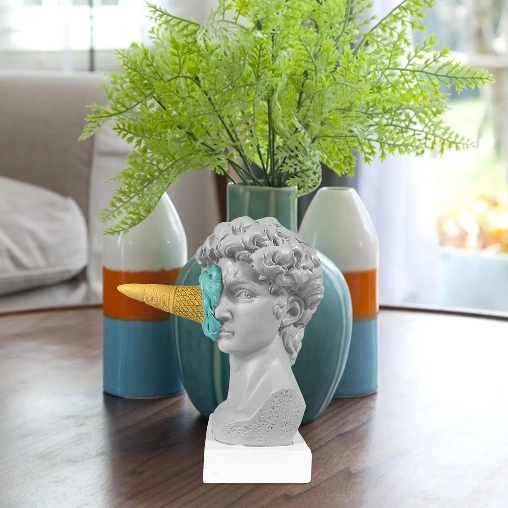 Статуя Давида разбивающего мороженое Европейский современный простой Давид