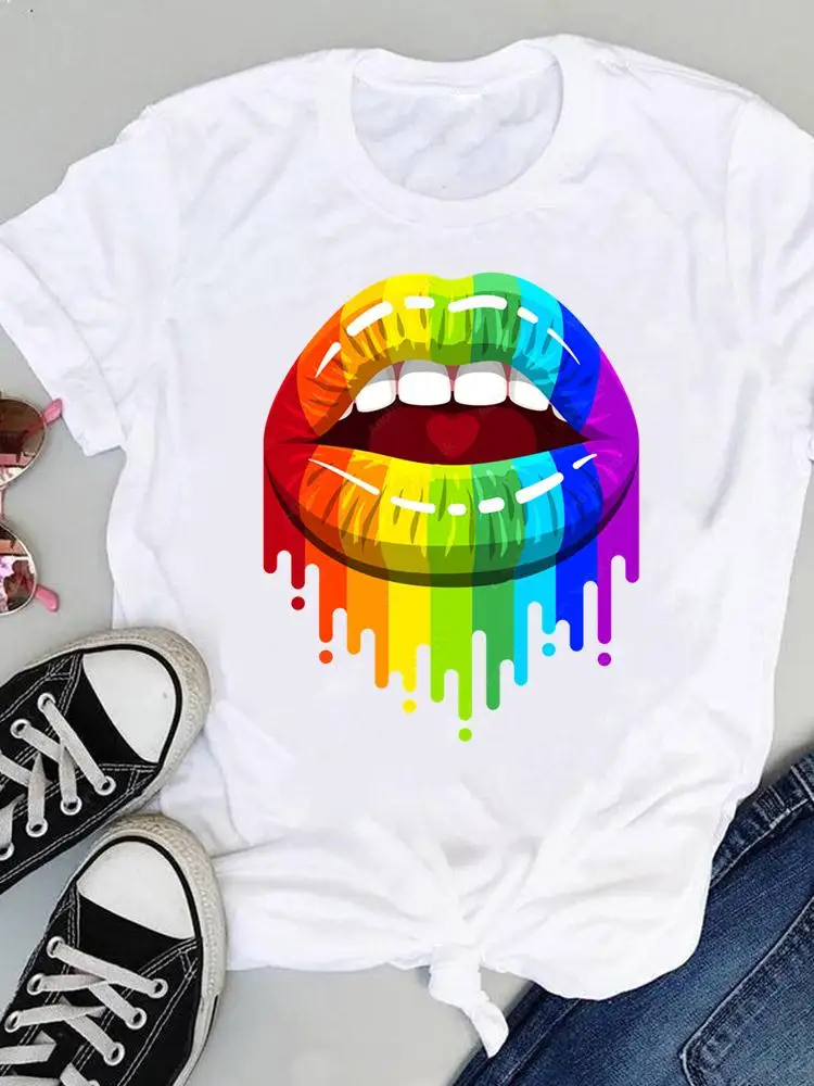 

Футболка женская с рисунком в виде губ, модный топ с коротким рукавом и мультипликационным рисунком, в стиле 90-х, летняя одежда