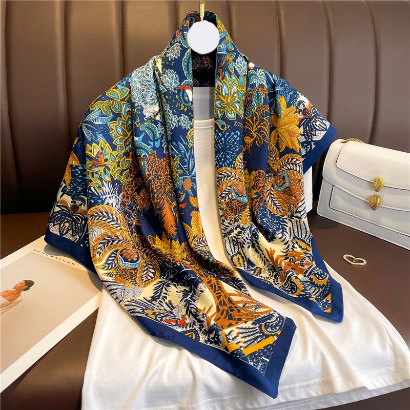 Шелковый квадратный шарф