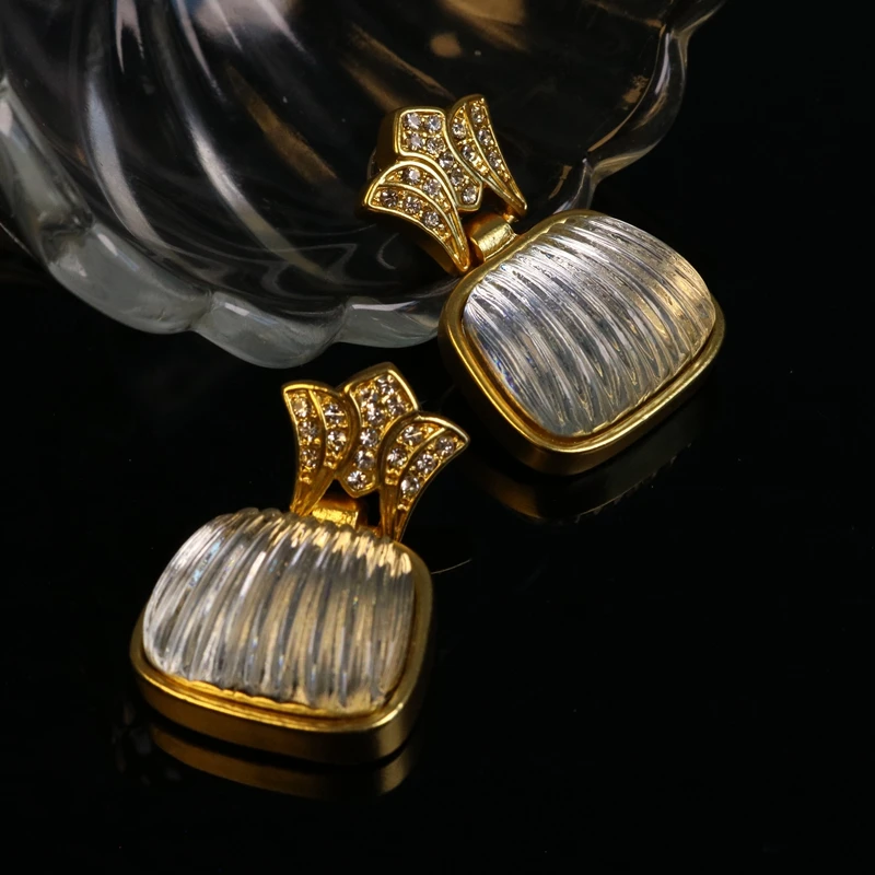 

Geometry White Resin Stud Earrings Elegant Pendientes For Party Jewelry