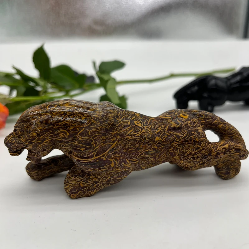 Фигурка леопарда из камня