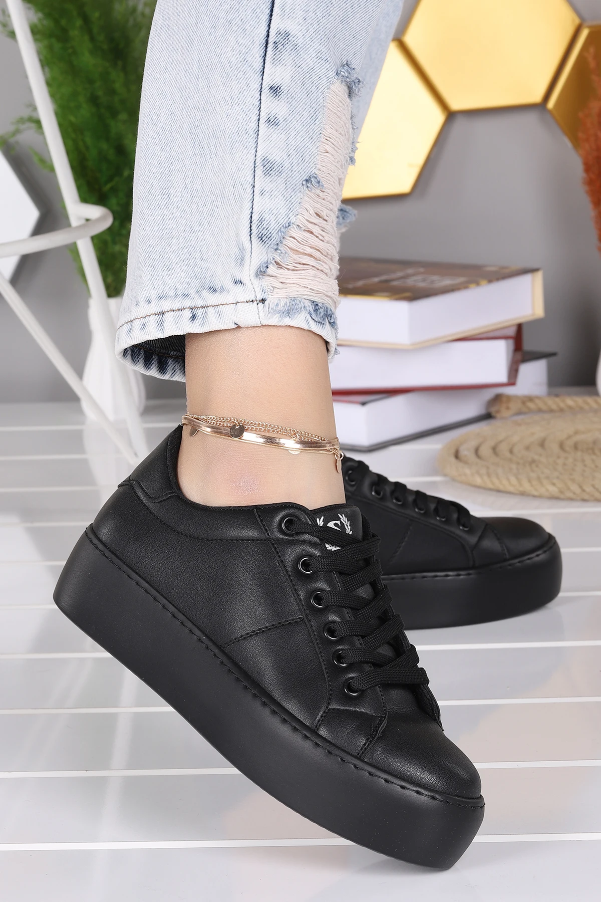 

Woggo Pnt 373050 Skin Daily Lace-Up Women Shoes