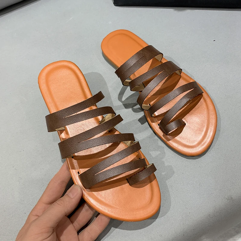 

Woman Beach Toe Non-slip Slipper Rome Big Size Flat Bottom Summer Fashion Clip Toe Slip on Slides Female Sandal Flat Shoes