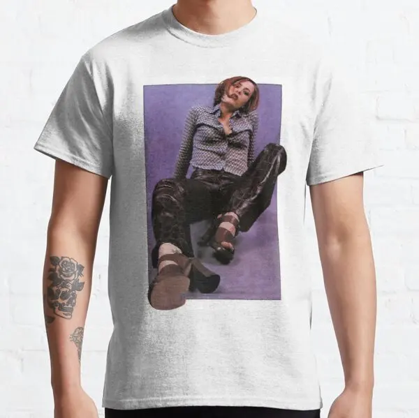 

Gillian Anderson Fashion Photoshoot Classic T-Shirt Tee Shirt