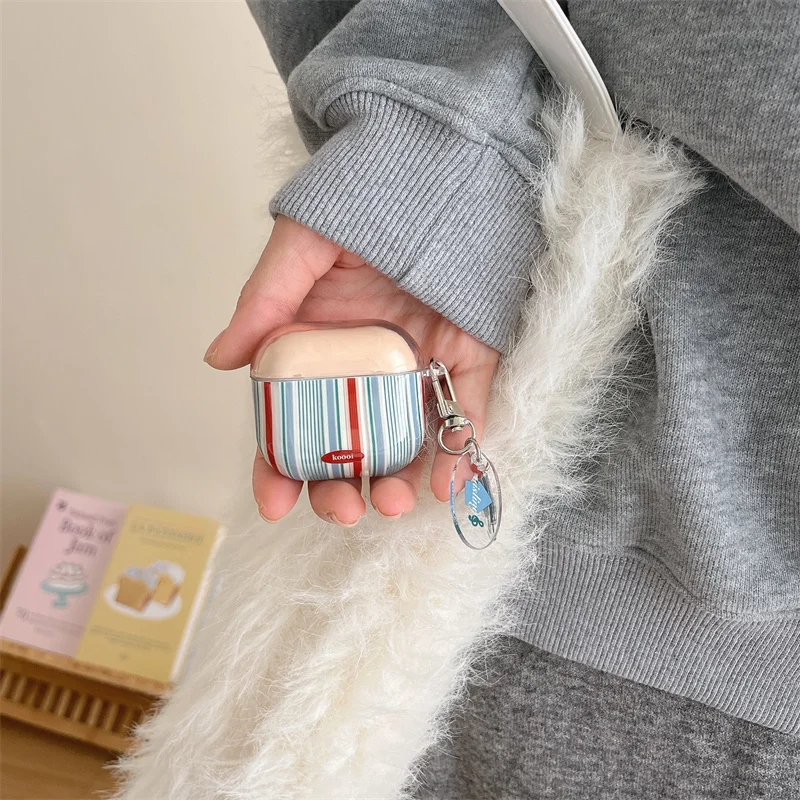 Защитный чехол для наушников в красный и синюю полоску с подвеской виде клевера