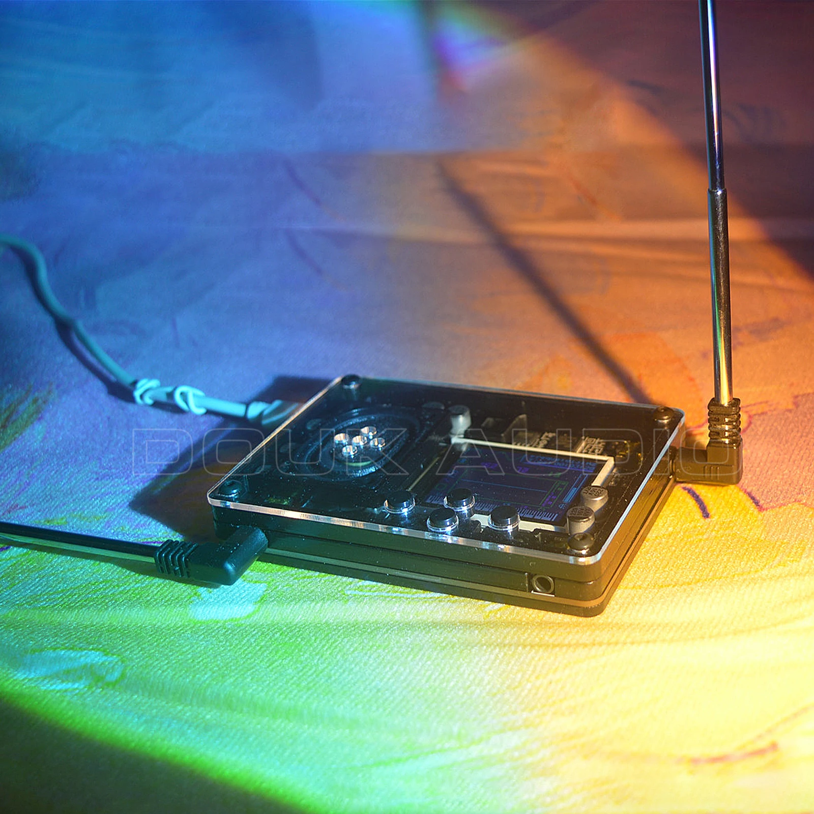 Музыкальная электронная ретро-игрушка Douk Audio Mini Theremin с множеством голосов и