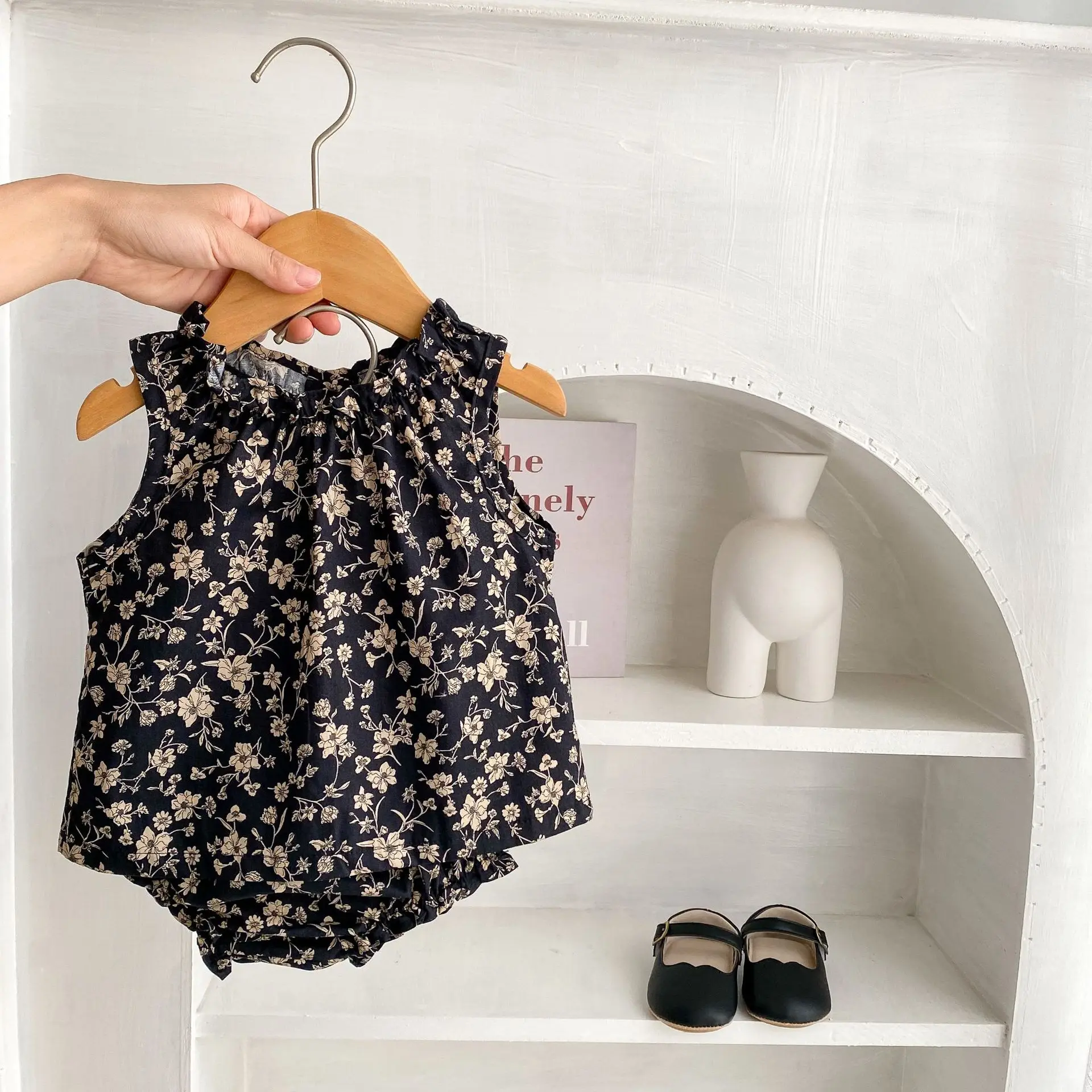 

2023 Korean Summer Newborn Girl 2PCS Clothes Set Floral Sleeveless Top Short Pants Suit Infant Girl Outfits Baby girl Clothing