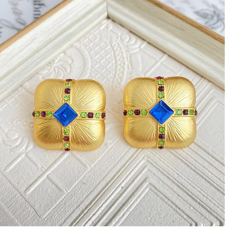 

Medieval vintage gold plated senior feeling square gift box set zircon earrings elegant temperament