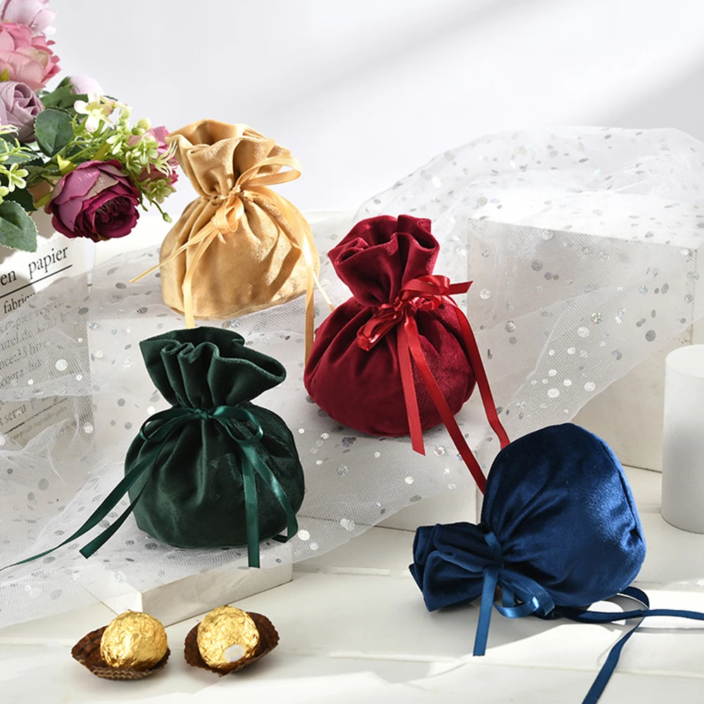 

New Retro Velvet Drawstring Gift Bags Christmas Wedding Favor Candy Chocolate Bag Party Jewelry Storage Bag For Packaing Gifts