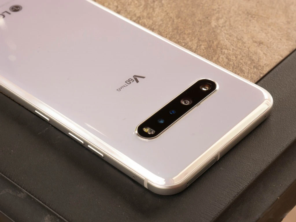 Смартфон LG V60 ThinQ 5G 8/128ГБ global Б/у