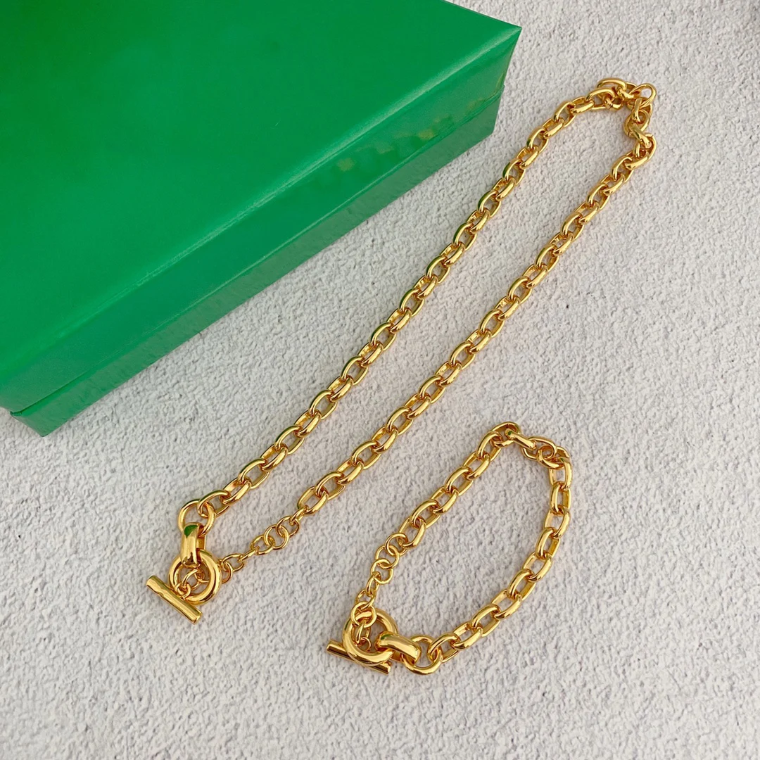 

2022 Hot Famous Brand 18K Gold Chain Necklace Bracelet Set Women Luxury Hip Hop Jewelry Designer Runway Party Goth Boho Trend