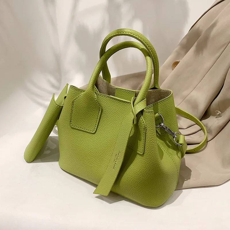 

2022 New Ladies Lychee Pattern Shoulder Bag High Quality Net Red Versatile Messenger Bag Fashion Trend Handbag Casual Bucket Bag