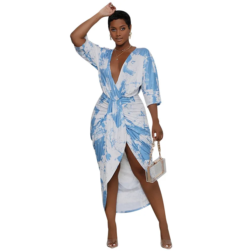 Рисунок 4 - Платье женское с глубоким V-образным вырезом