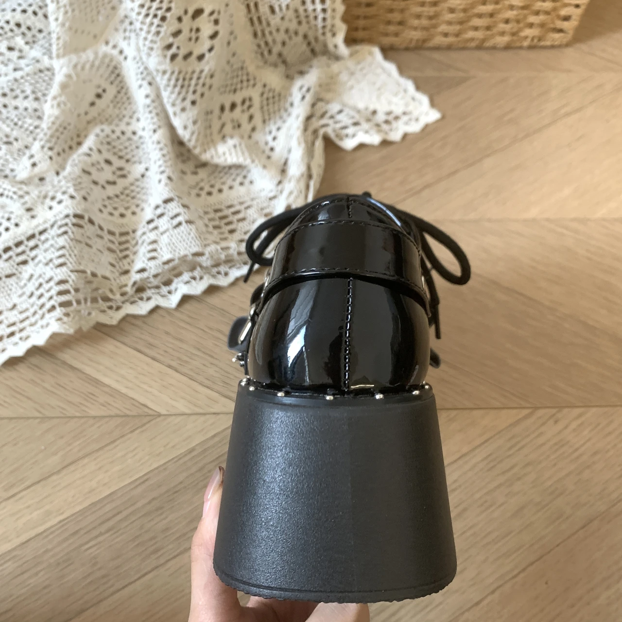 Модная женская повседневная обувь из искусственной кожи черного цвета в стиле