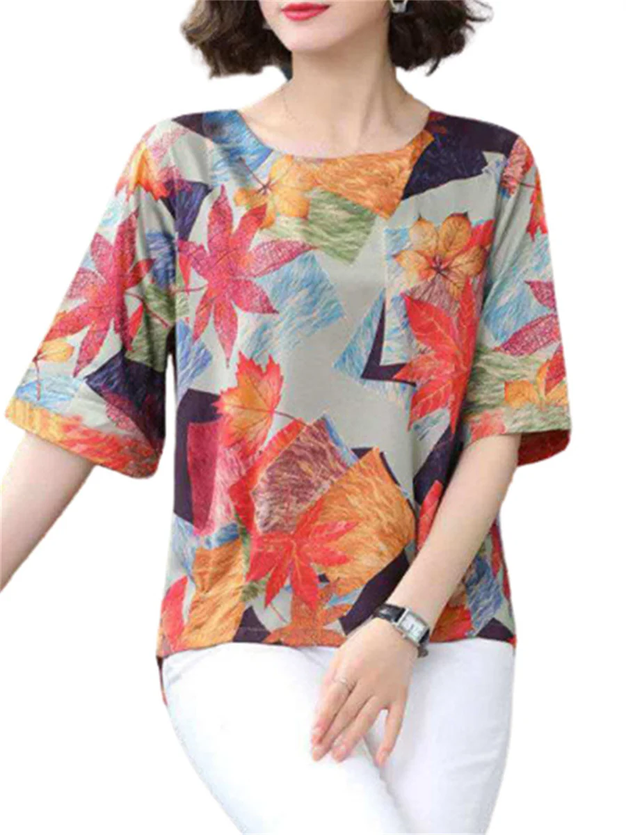 

Женская блузка с полурукавом, круглым вырезом и цветочным принтом