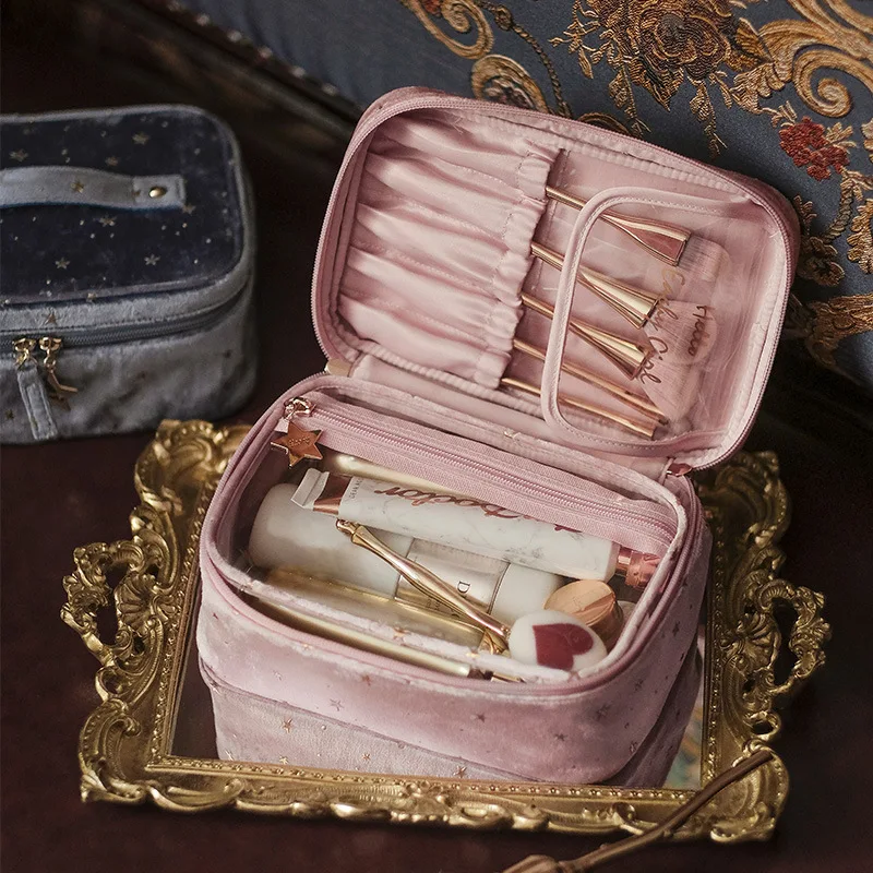 

Large Capacity Velvet Portable Skin Care Cosmetics Storage Bag