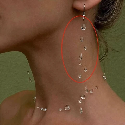 Прозрачное ожерелье и серьги с каплями воды