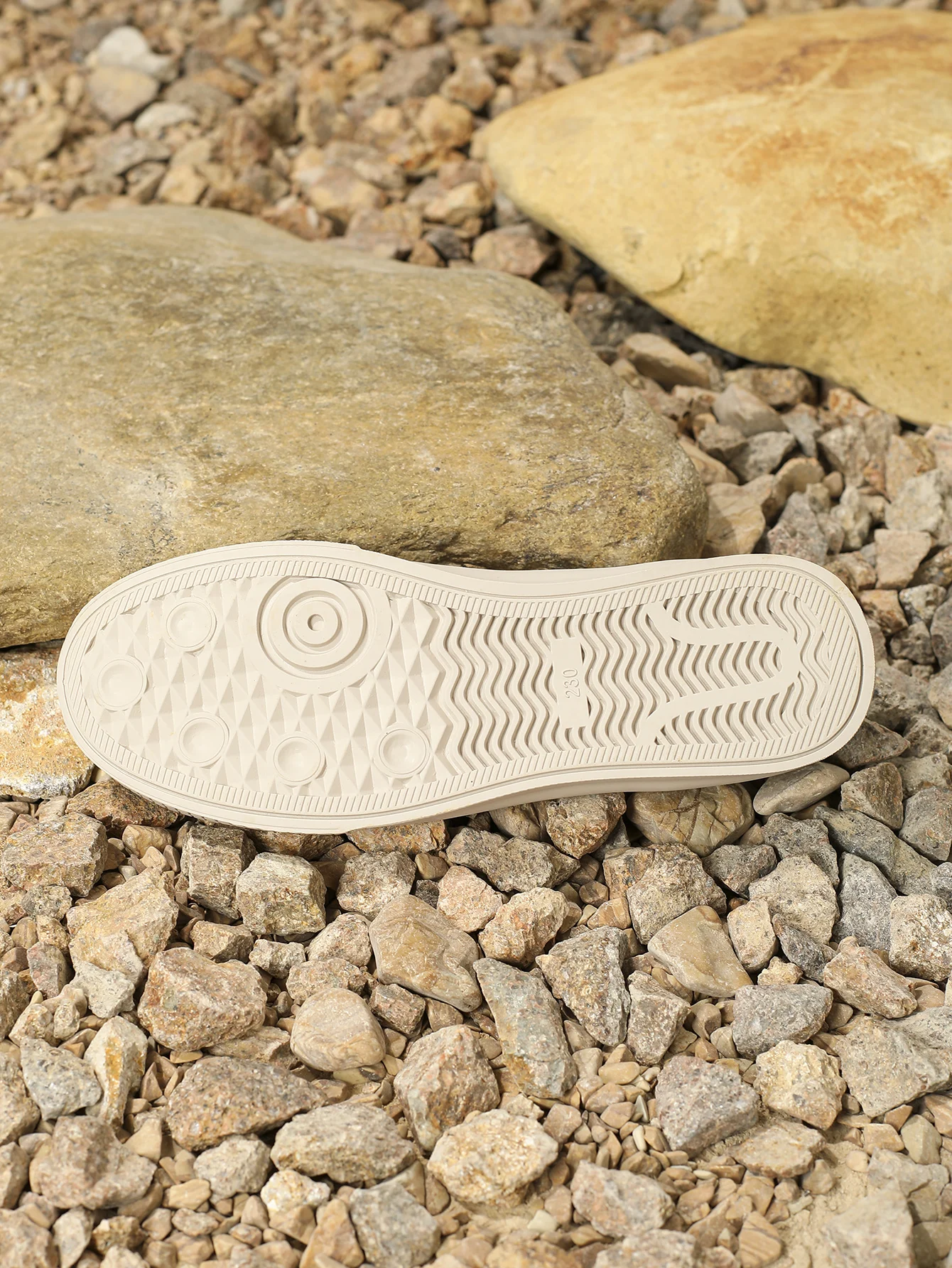 Рисунок 6 - Туфли Unykosnp женские с вулканизированной