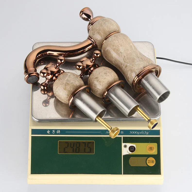 Античный смеситель для ванной комнаты под розовое золото с рисунком WitJade