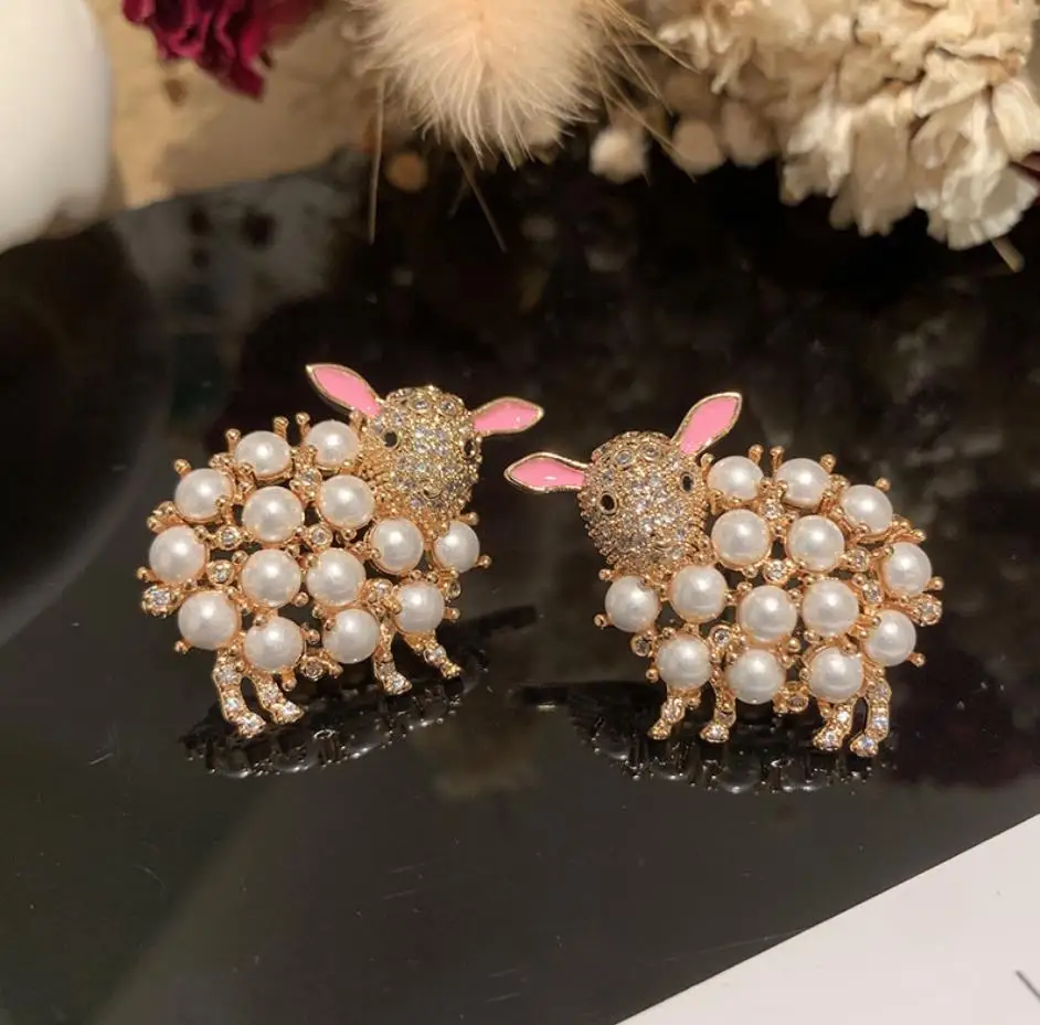

Fashion fresh cute lamb earrings Europe shiny zircon blue bead lovey cartton animals sweet girl summer fashion jewelry