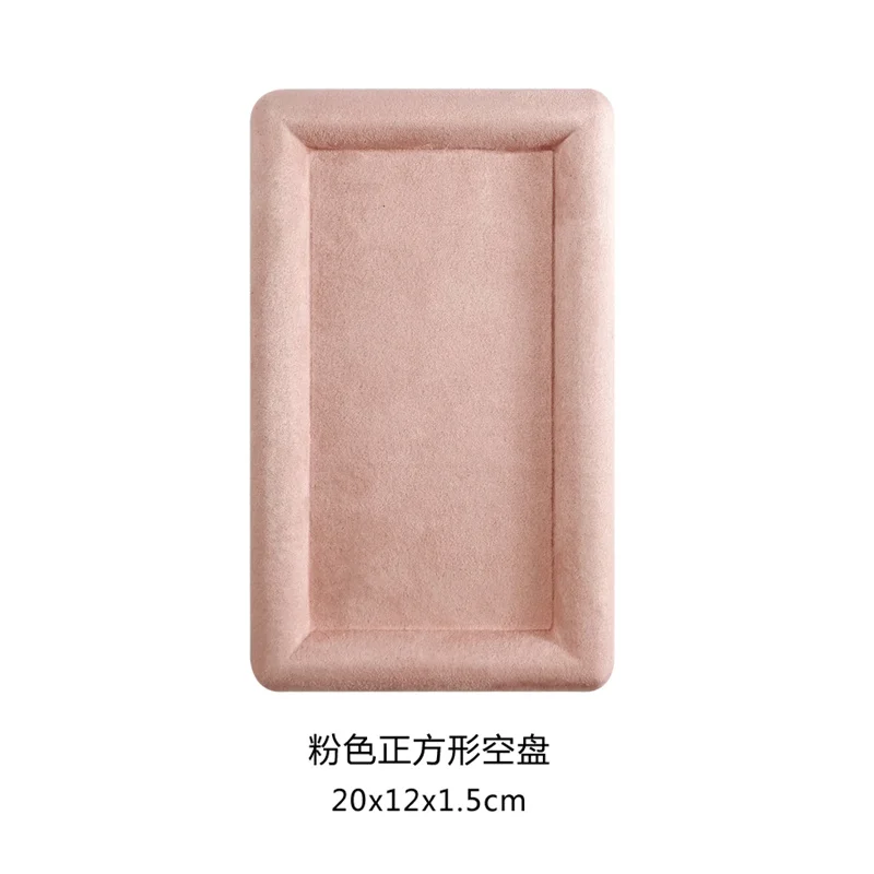 

Бархатный поднос для украшений TREACHI