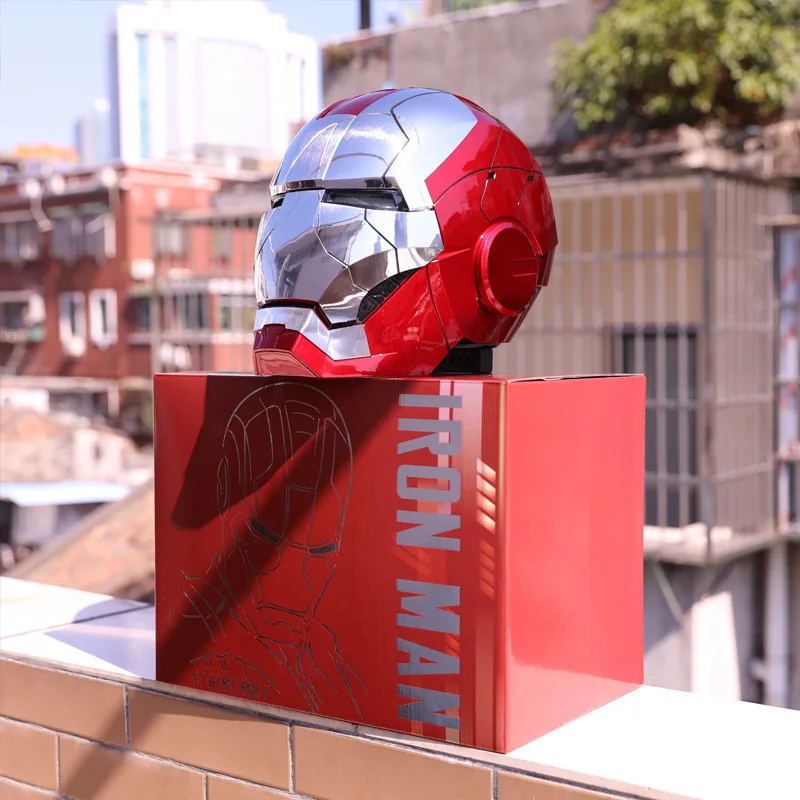 

2022 Новинка 1:1 электрический шлем Marvel Железный человек Mk5 для косплея открывающийся и закрывающий шлем из нескольких частей модель глаз с гол...