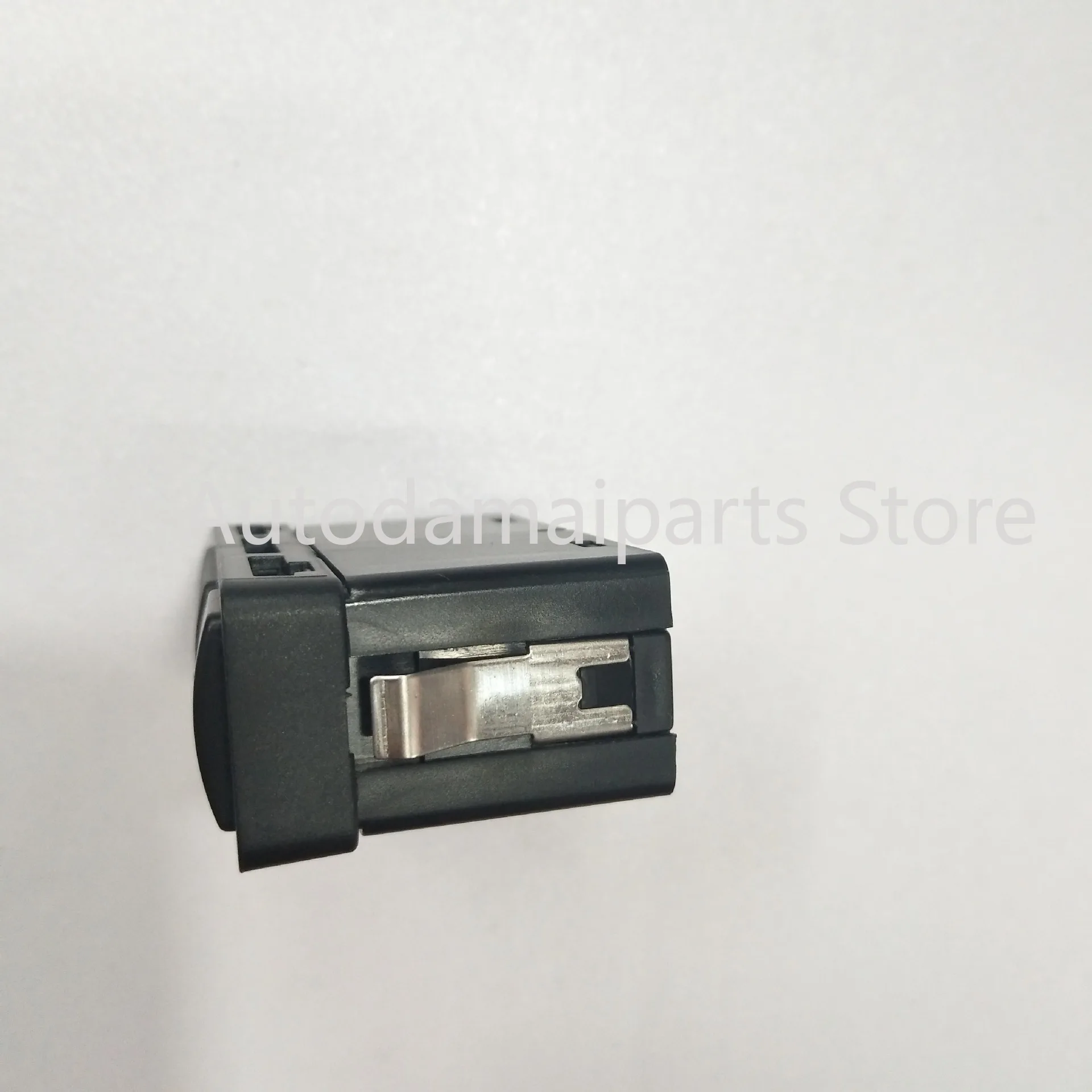 

Аварийный светильник ель для вспышки, кнопка включения/выключения для BMW 3 серии E46, Лидер продаж 61318368920