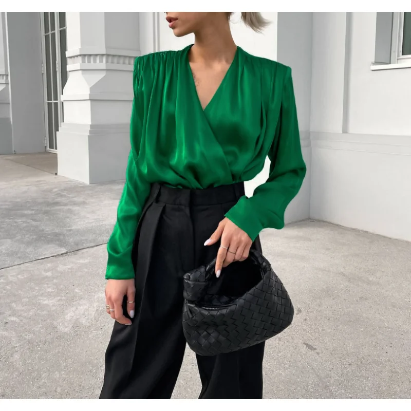 

2023 Spring Women's Commuting Green Satin Hanging Shirt V-neck Pullover Long-sleeved Senior Sense Shirt Women Clothing Tops