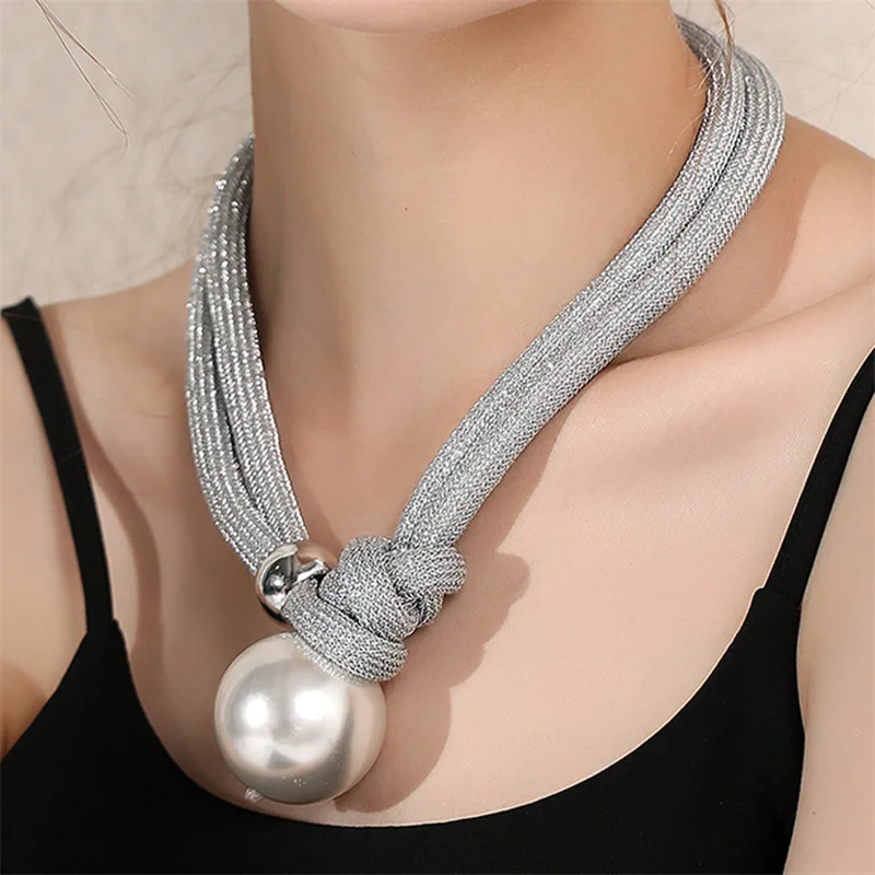 

Big Statement Pearl Pendant Necklace Fashion Exaggerated Simulated Pearls Women New Trend Clavicle Necklace Jewelry