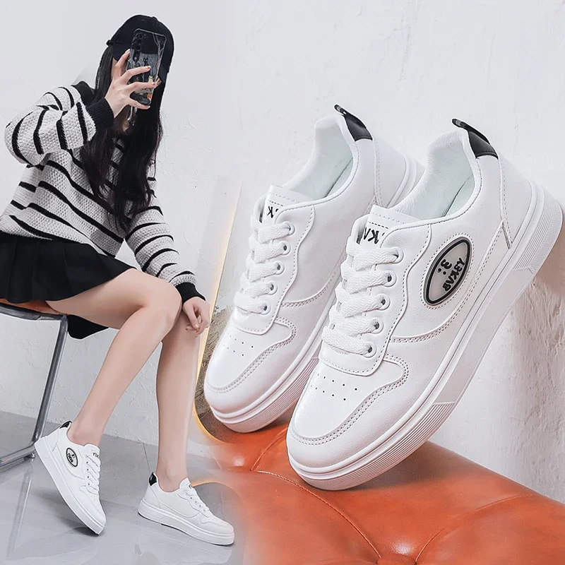 Кроссовки женские универсальные из ПУ кожи на шнуровке