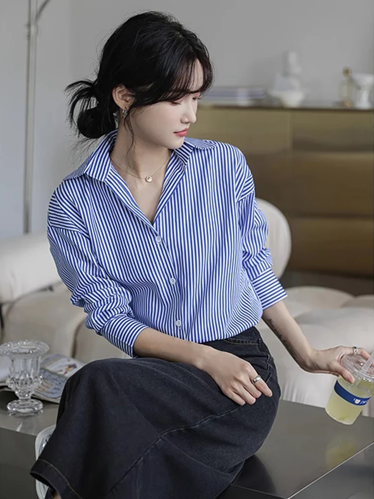 Рубашки в синюю полоску женская весенне-осенняя внутренняя одежда маленькая