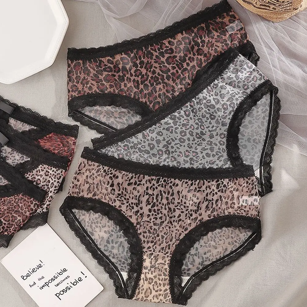 Женские кружевные трусики с леопардовым принтом эластичные со средней талией