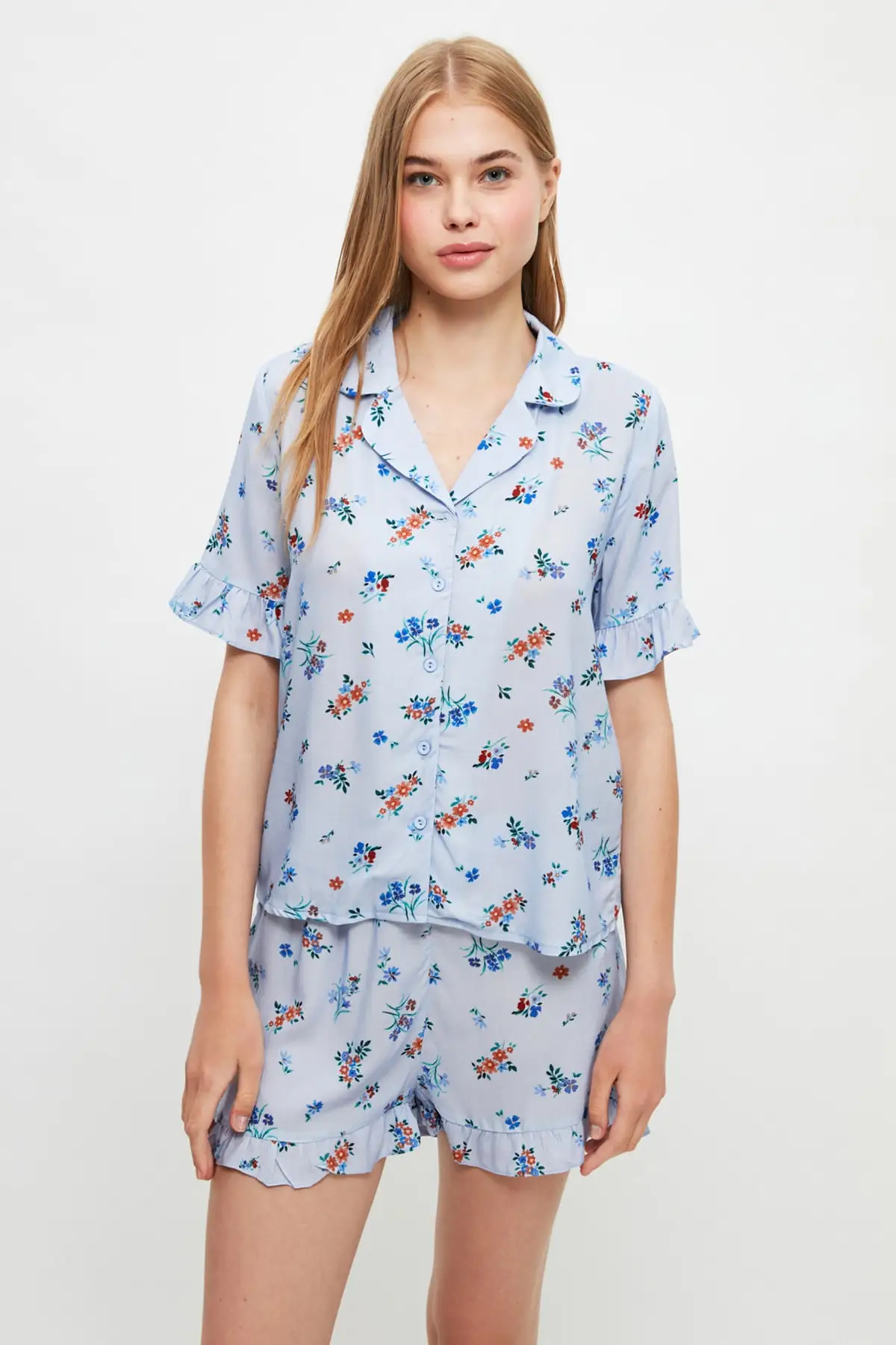 

Trendyol Flower Pattern Woven Pajamas set THMSS21PT1386