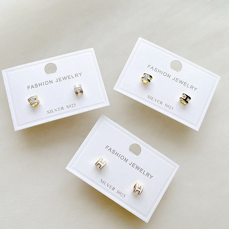 

New Letter HH Women's Small Stud Earrings Fashion Light Luxury Simple Earrings 2022 Jewelry Girls Drop Glue Ear rings