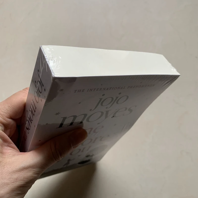 Книга на английском языке Jojo Moyes Me Before You