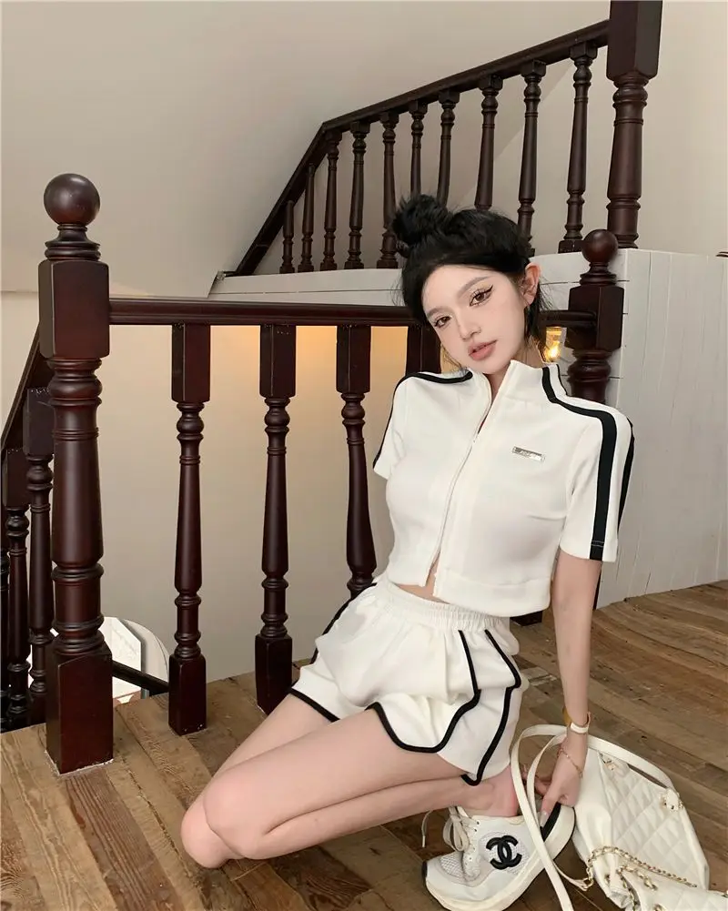 

Spicy Girl Reduction Splicing Short -sleeved T -shirt Female Summer Fashion Set High -waisted Casual Shorts Two -piece Set tops