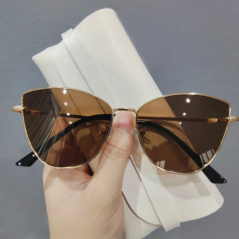 1 PC Sexy Classic Vintage Cat Eye Sunglasses Womean Style European And American Fashion Street Photo Decorative Sungla Uv400