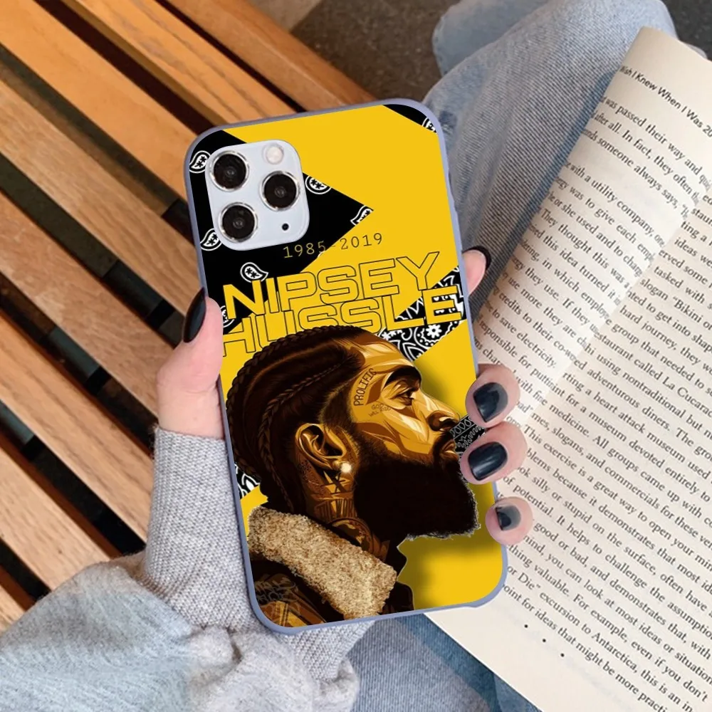 N-Nipseys Rapper H-Hussles Phone Case For IPhone 14 11 12 13 Mini Pro Xs Max 8 7 6 6S Plus X XR Solid Candy Color
