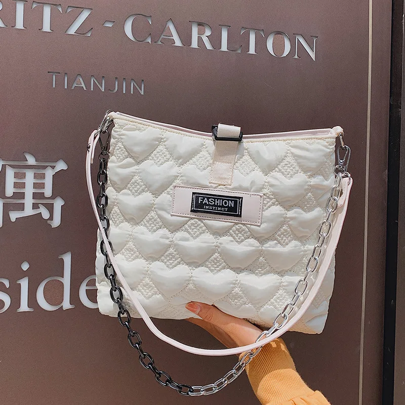 

Down Tote Bag 2022 Women Shoulder Bag Female Shopper Fashion Soft Cotton Filling Heart-Shaped Plaid Chain Purses and Handbags