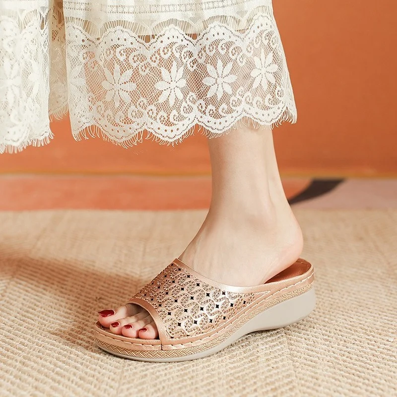 

Fashion Sandals New Ladies Fish Mouth Casual Large Size Wedge Slippers Women Embroidered Retro Women's Shoes