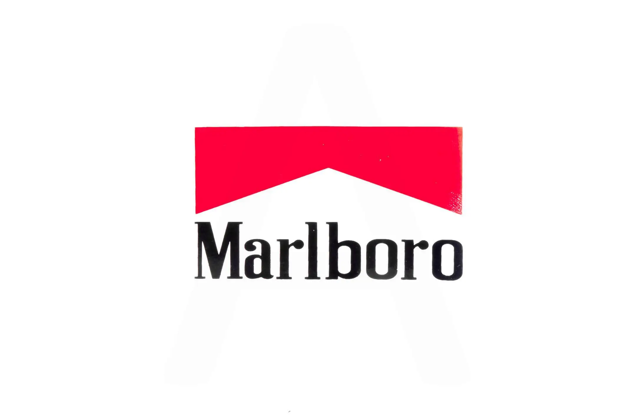 Marlboro бренд. Мальборо 2024. Marlboro gold 2022. Marlboro логотип. Эмблема мальборо.