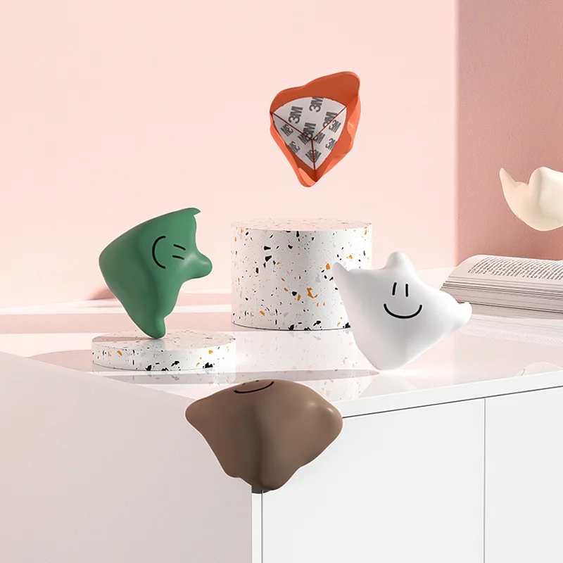 

2 шт., защитные уголки для детского сада