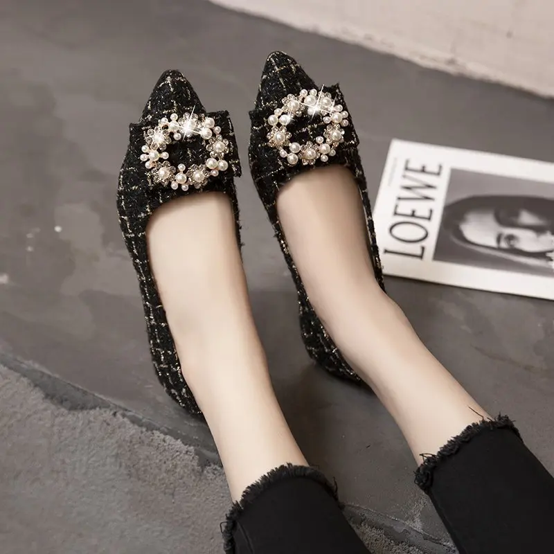 

Size 35-40 Women Flats Shoes Spring Autumn Female Pearl Crystal Shoes Mujer Pointed Toe Casual Solid Soft Bottom